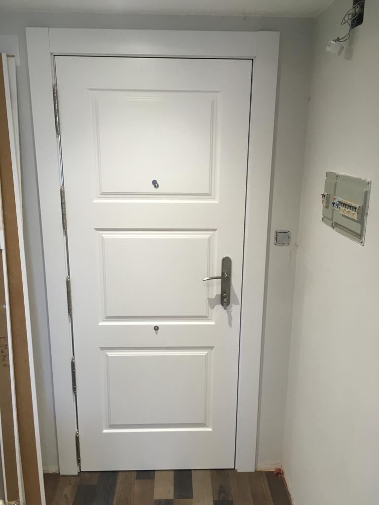 PUERTA ACORAZADA EN Catarroja